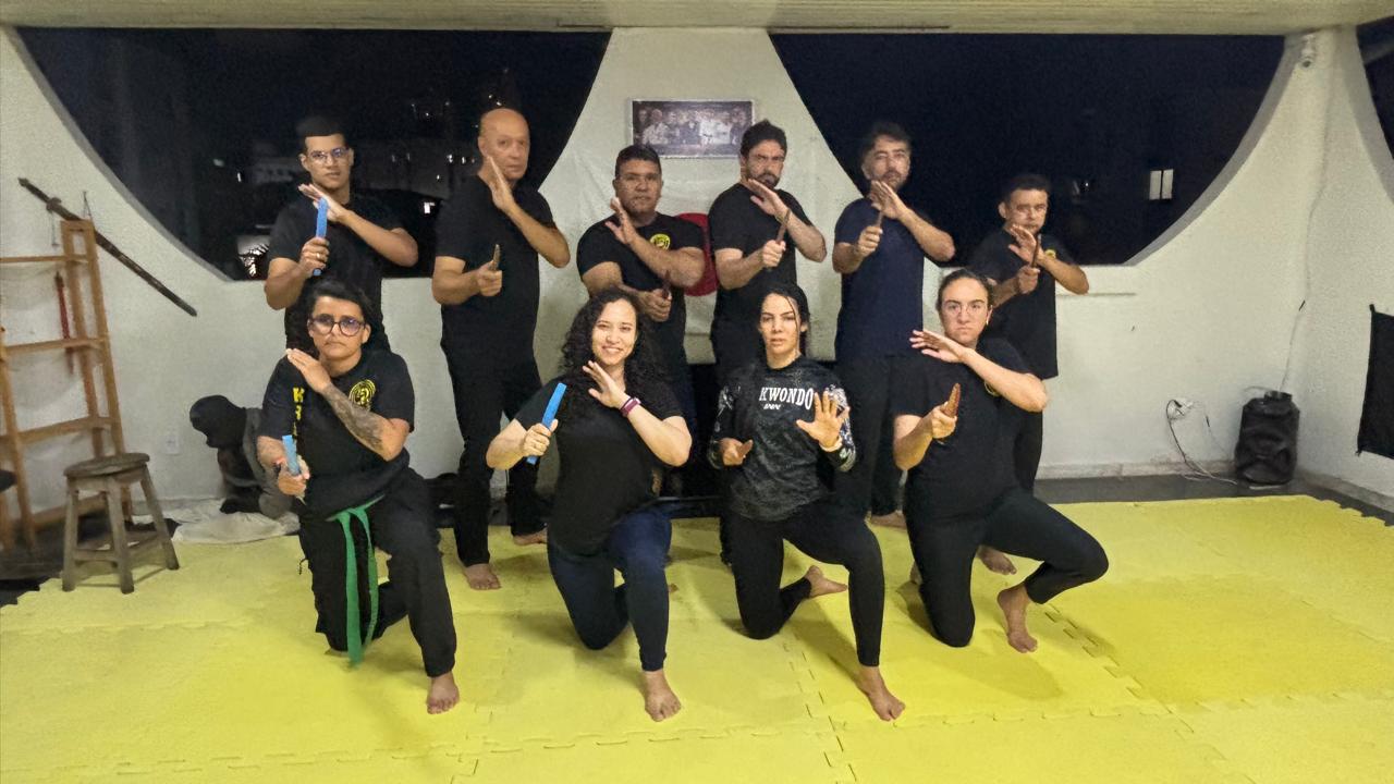 Foto 26 — Defesa Pessoal com Facas