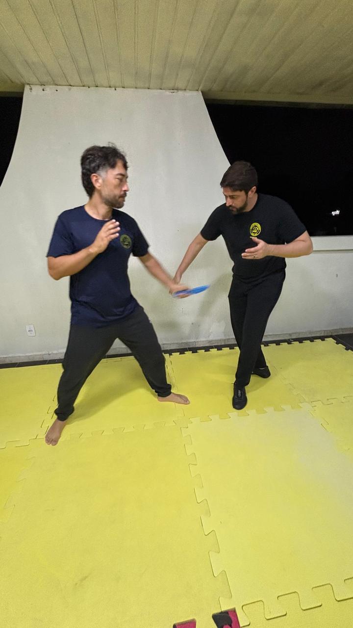 Foto 32 — Defesa Pessoal com Facas